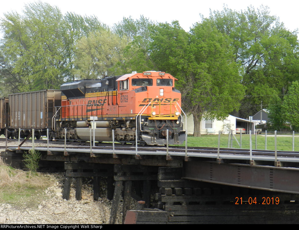 BNSF 8769